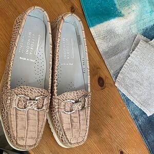 Vittoria Mengoni Crocodile Pattern Loafers